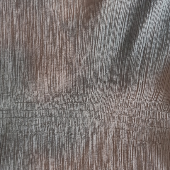 Cute Tunic Top with Bow in the Back - Picture 8 of 15